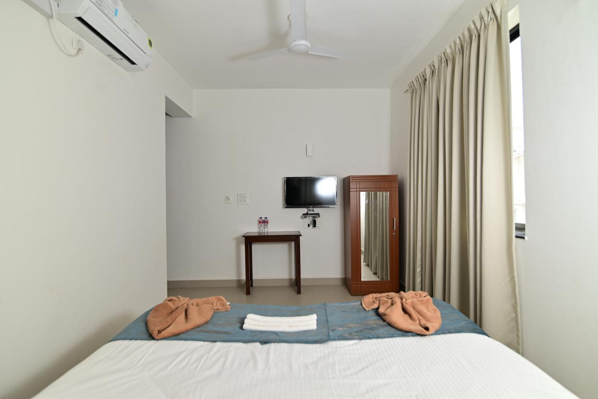 Q Lite Calangute Hotel Kültér fotó